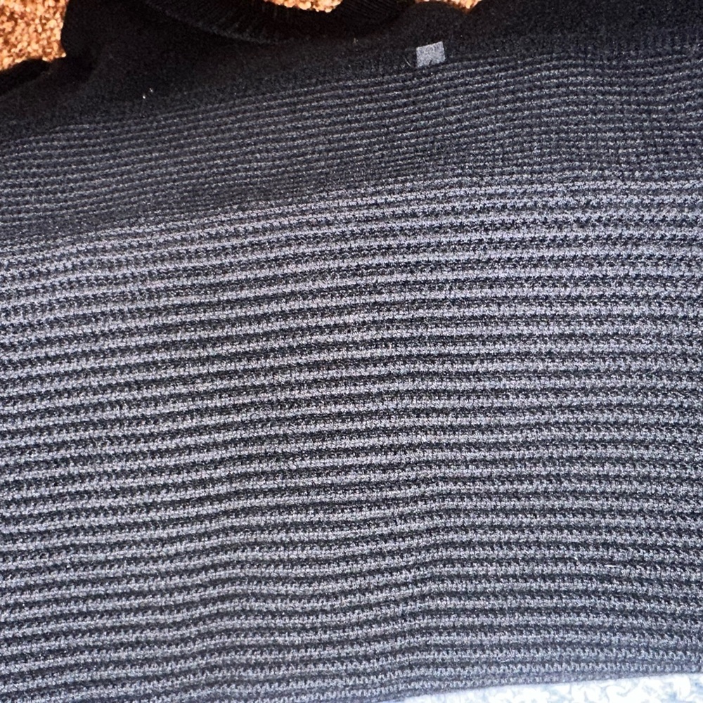 LULULEMON - Picture 9 of 11